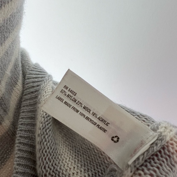 GAP Super Soft Sweater Tee in Gray Stripes / Light Academia Classic Style Top - Picture 6 of 6